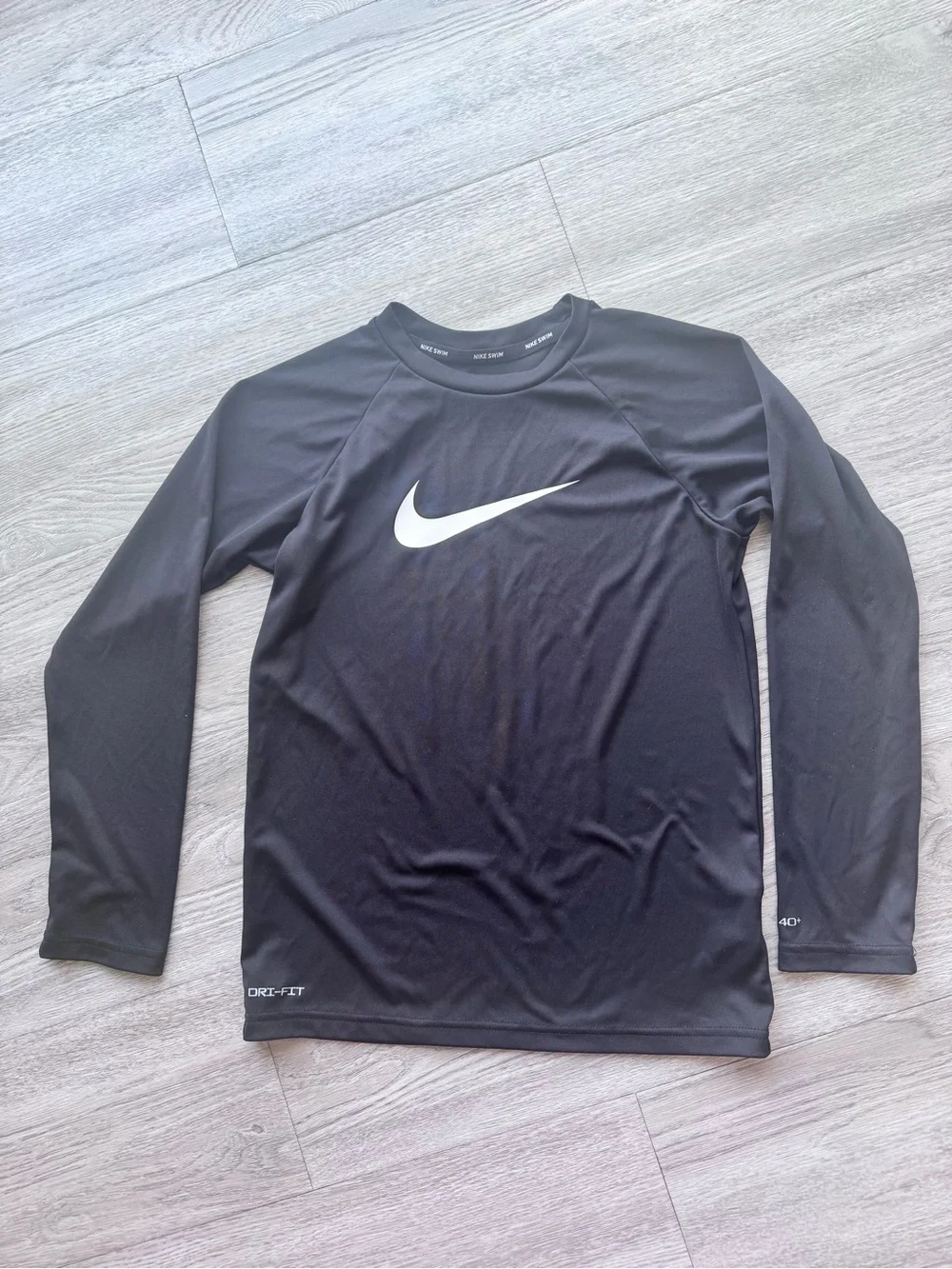 Nike Swim Hydroguard Essential Big Kids Dri-FIT UV Long Sleeve Top Size Youth M